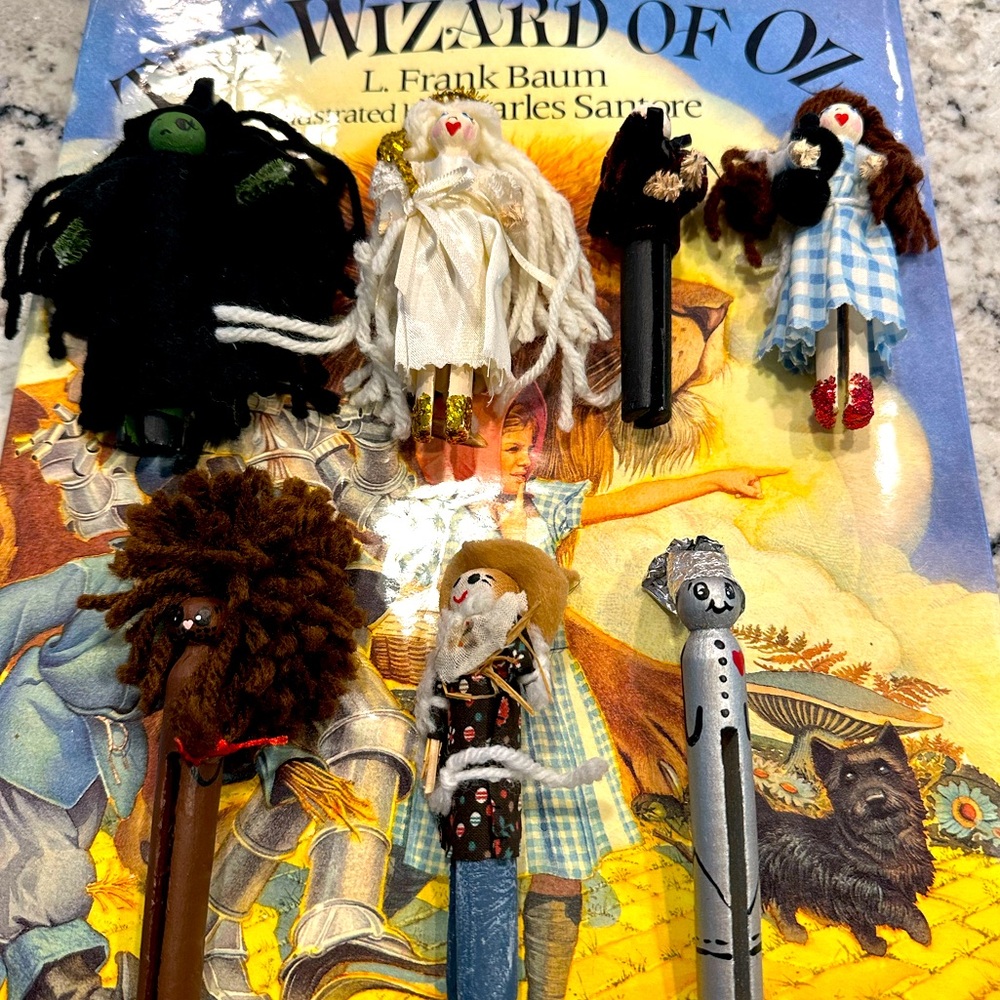 🧙Wizard of Oz HANDMADE Clothespin People. Hand painted and dressed.🧙🏻‍♀️